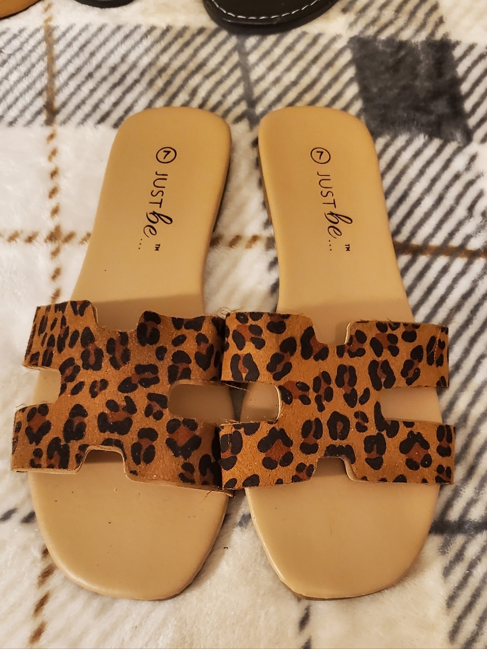 New Just Be Leopard Print Tan Slide Sandals Size 7